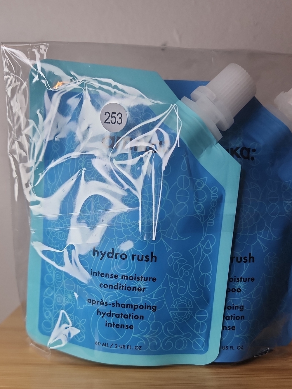 amika Hydro Rush Intense Moisture Conditioner - Light Blue
